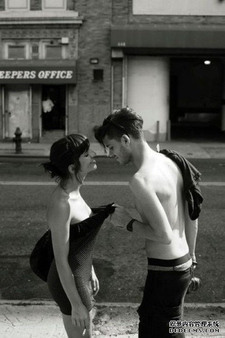 �����а���Ĵ�ɫ��