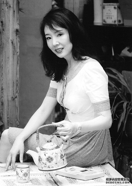 �����±�Ե�ߡ�