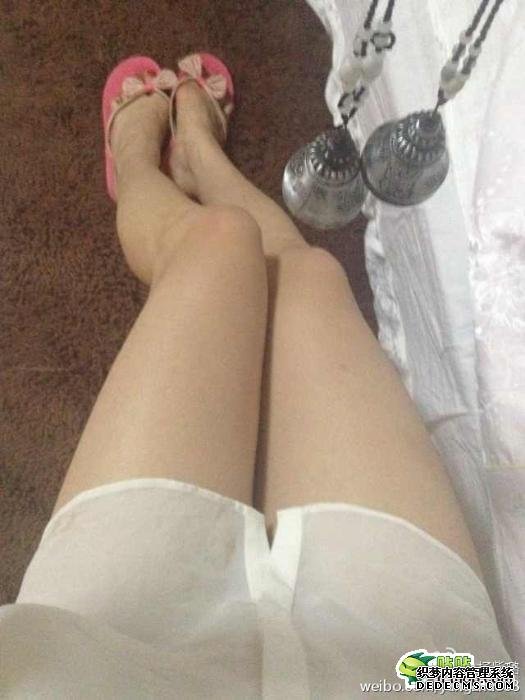 ����¶Ů��ϵ�С�